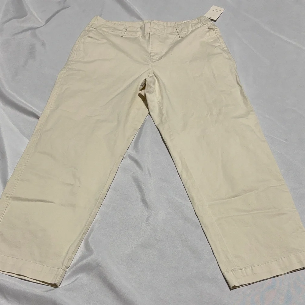 a new day Women's Light Tan Capris